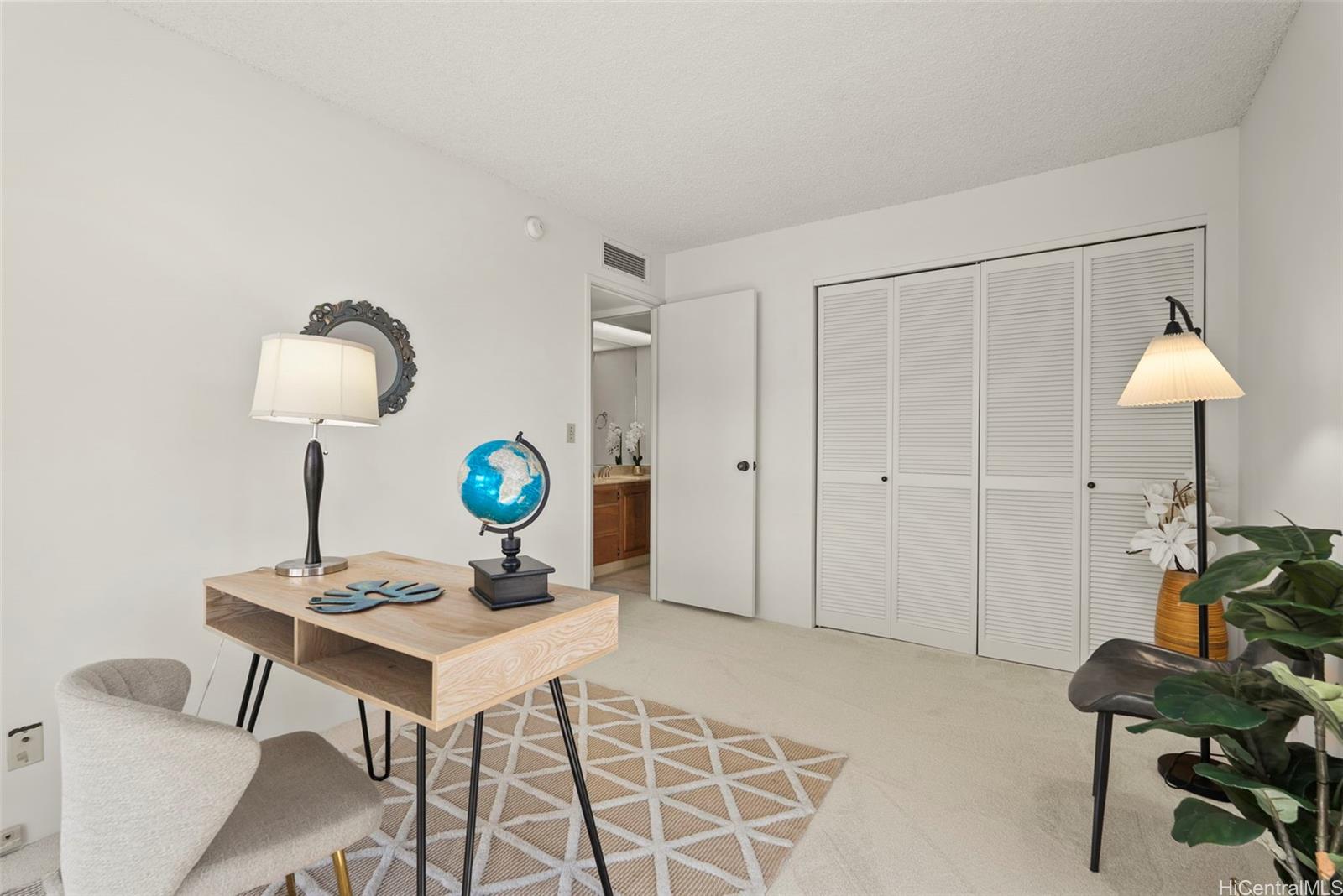 217 Prospect Street, Unit M10 Honolulu, HI 96813 - Photo 6 of 25 a view of a workspace with furniture