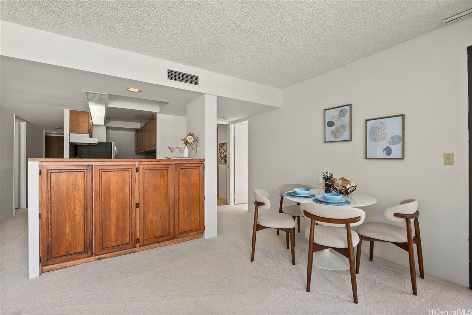 217 Prospect Street, Unit M10 Honolulu, HI 96813 - Photo 9 of 25 a view of a livingroom with furniture and window