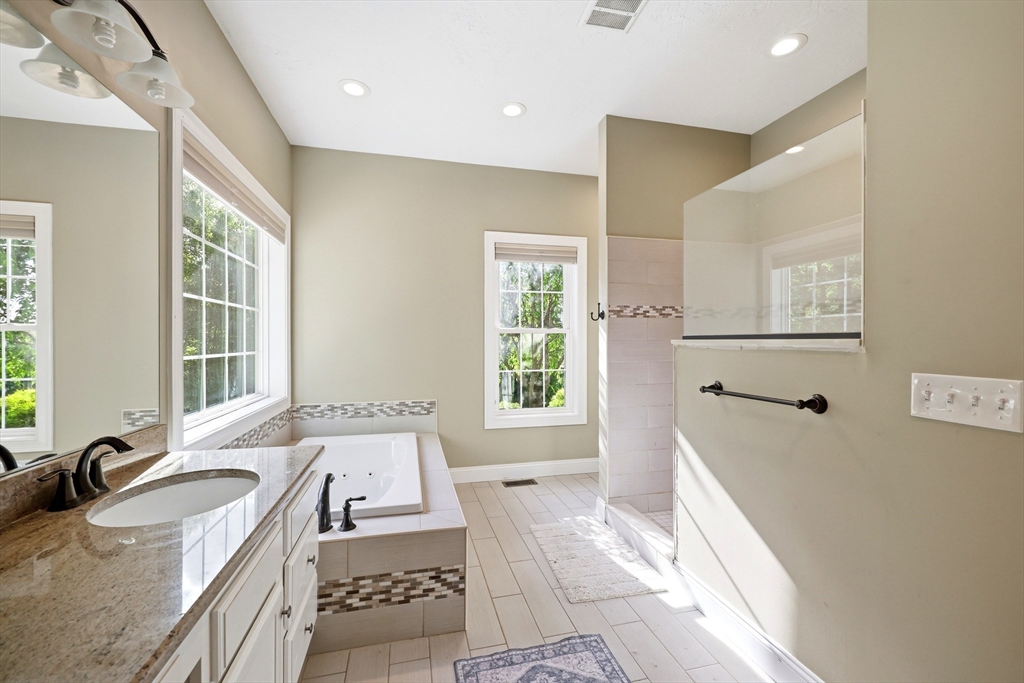 34 Bissonnette Circle Southampton, MA 01073 - Photo 20 of 42