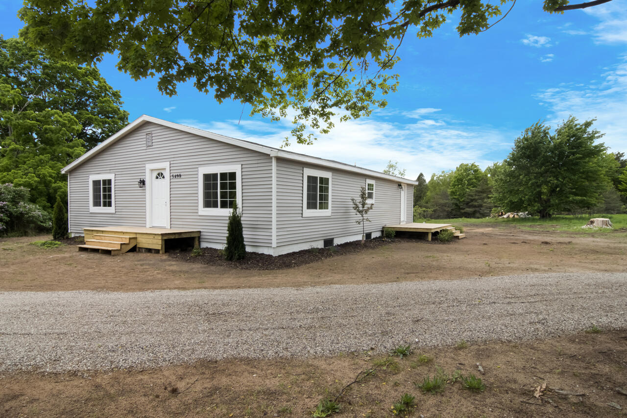 5498 Kast Road Benzonia, MI 49616 - Photo 3 of 34 9-Scene-10