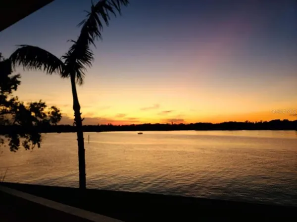 $2,000 | 5107 Salmon Drive Southeast, Unit C, St. Petersburg, FL 33705