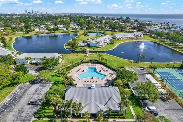 $2,000 | 5107 Salmon Drive Southeast, Unit C, St. Petersburg, FL 33705
