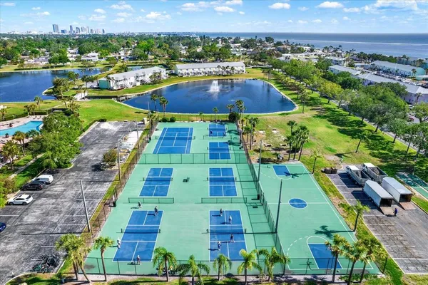 $2,000 | 5107 Salmon Drive Southeast, Unit C, St. Petersburg, FL 33705