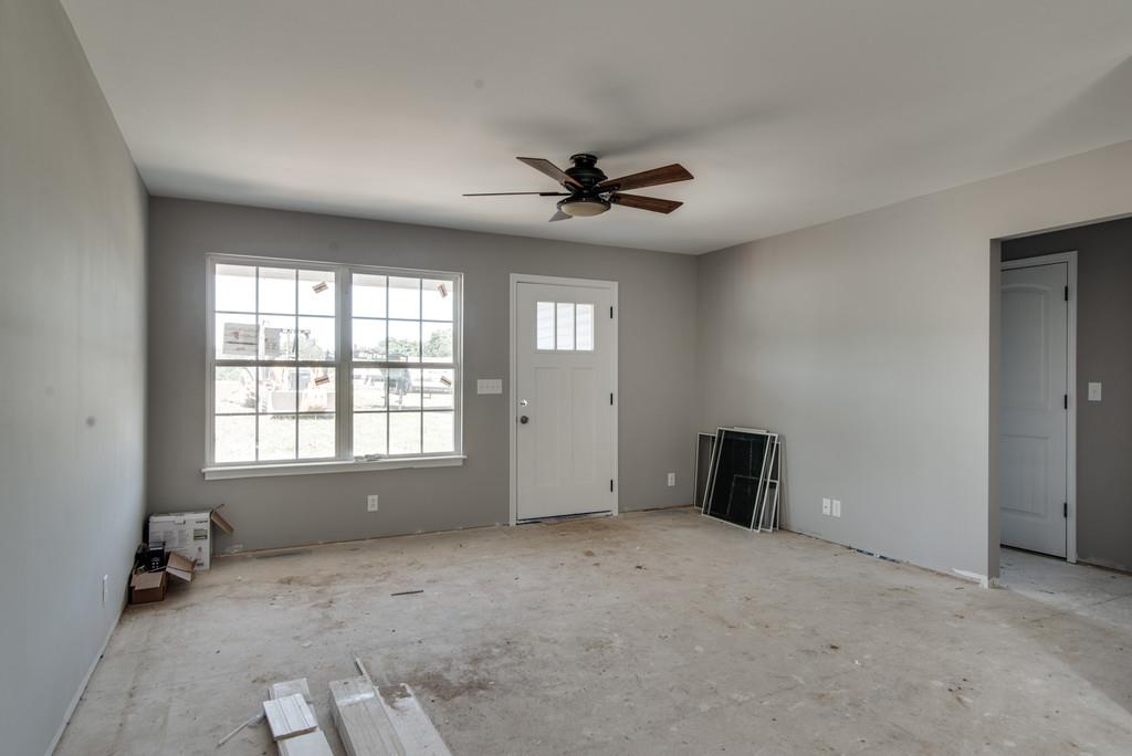 990 Hooper Road Charlotte, TN 37036 - Photo 2 of 23 Gallery Image 2
