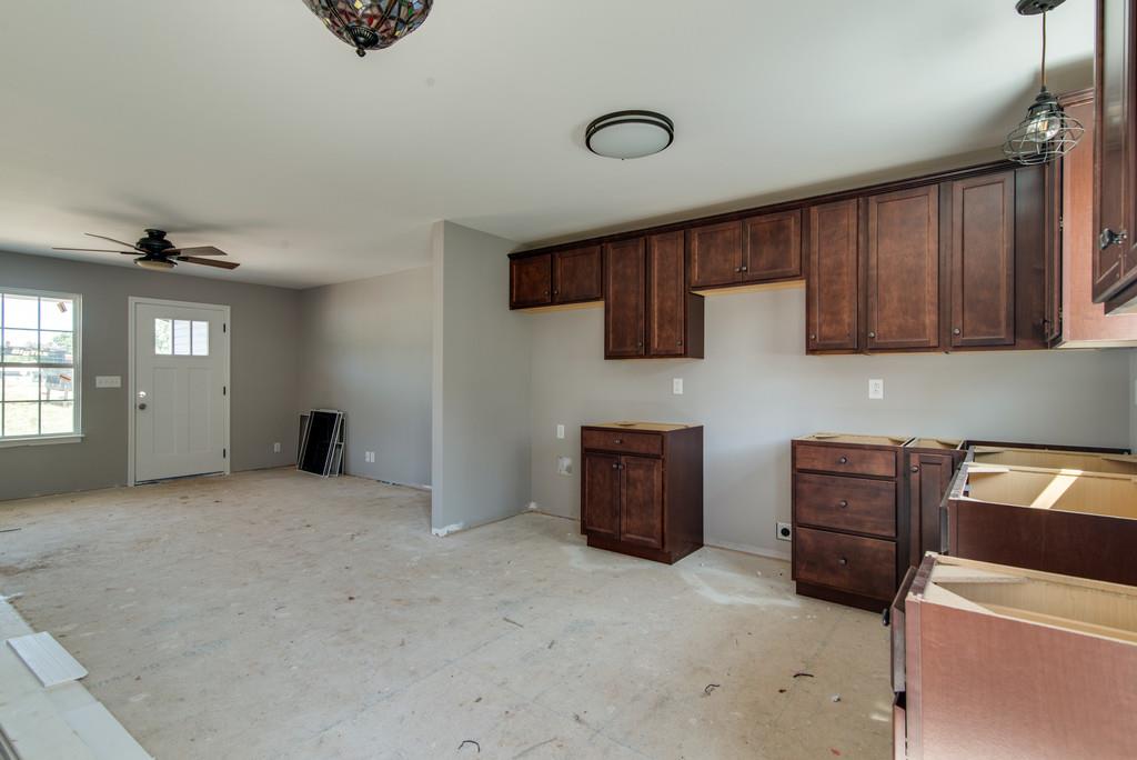 990 Hooper Road Charlotte, TN 37036 - Photo 11 of 23 Gallery Image 11