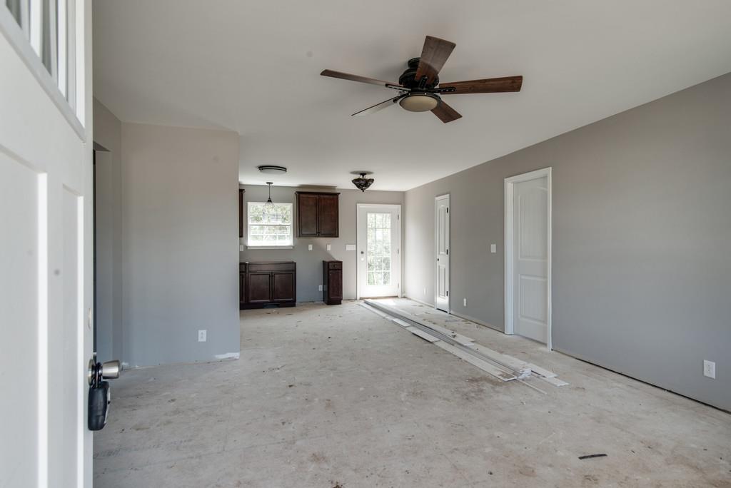 990 Hooper Road Charlotte, TN 37036 - Photo 6 of 23 Gallery Image 6
