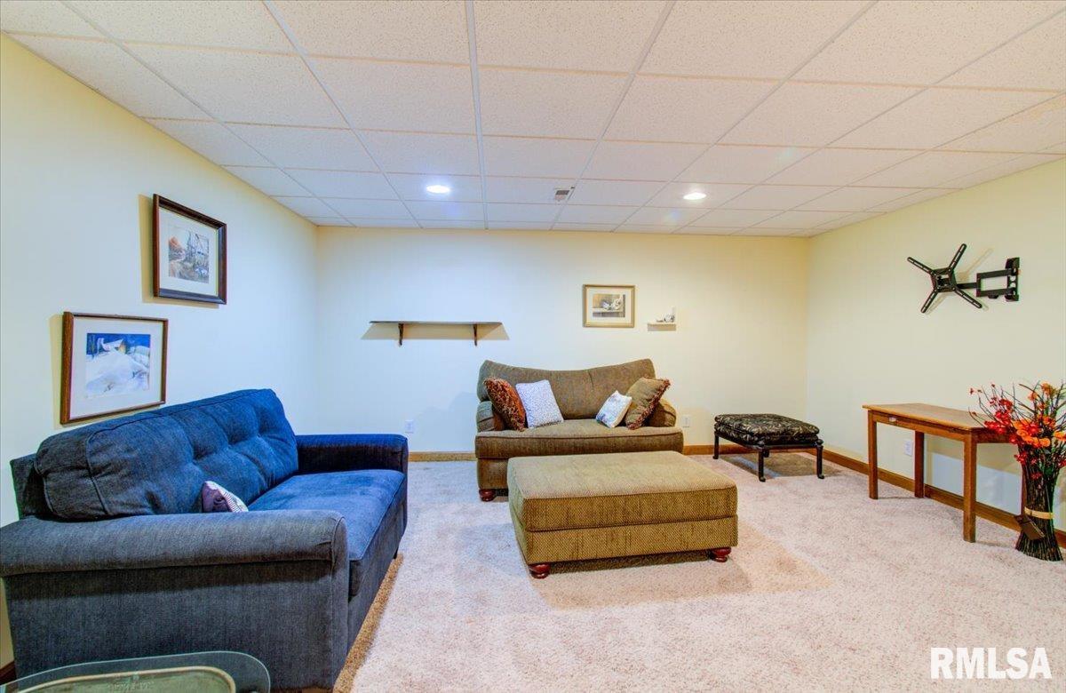 1412 Old Crows Way Springfield, IL 62712 - Photo 30 of 44 Gallery Image 30