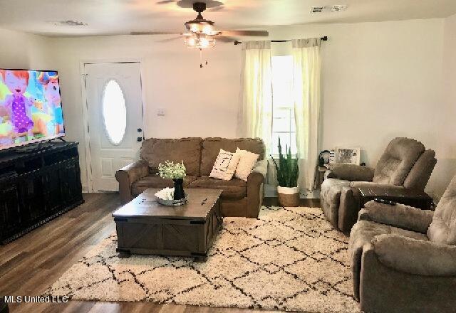 1783 Bouie Road Carriere, MS 39426 - Photo 6 of 11 IMG_2775