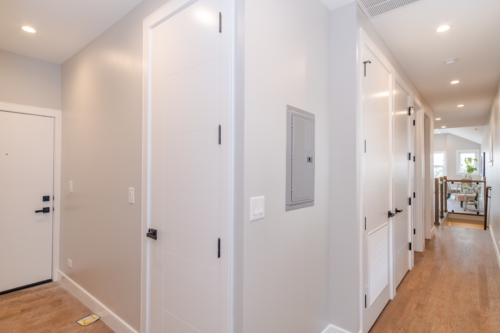 4639 South Indiana Avenue Chicago, IL 60615 - Photo 9 of 24 a view of a hallway with a room