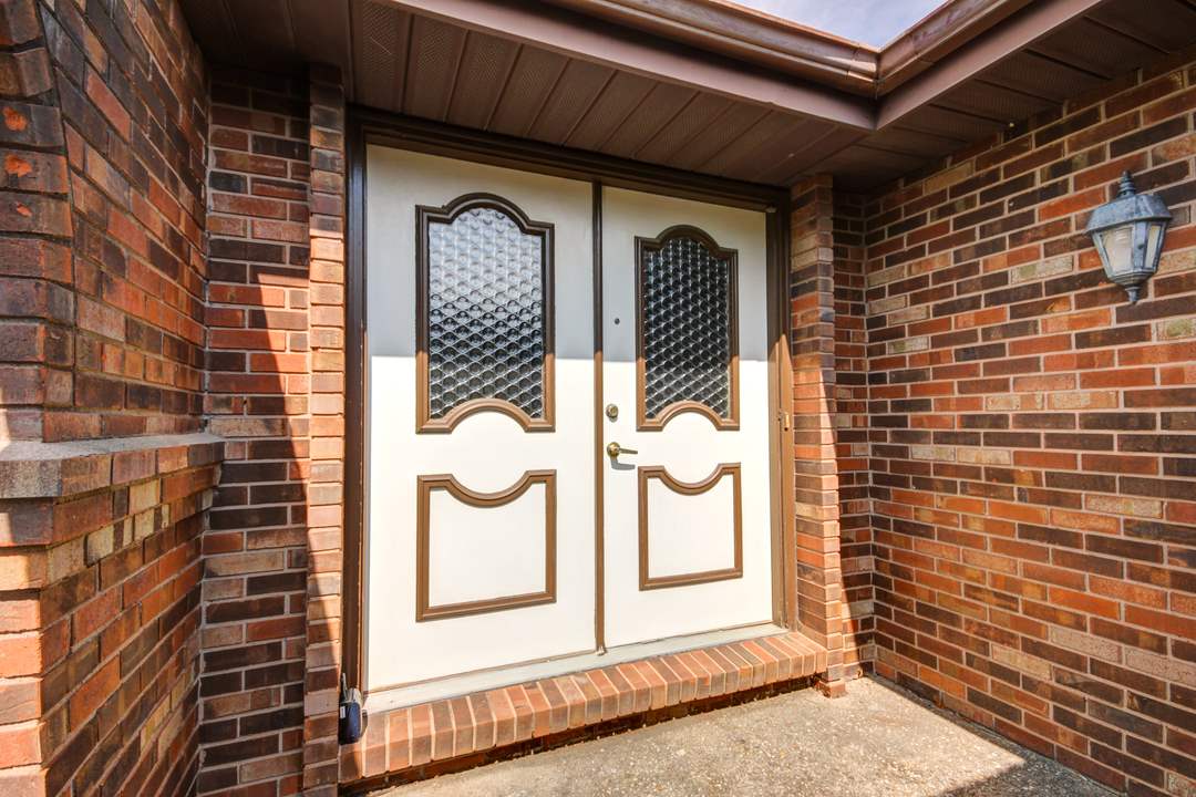 204 Oxford Road Springfield, IL 62704 - Photo 2 of 31
