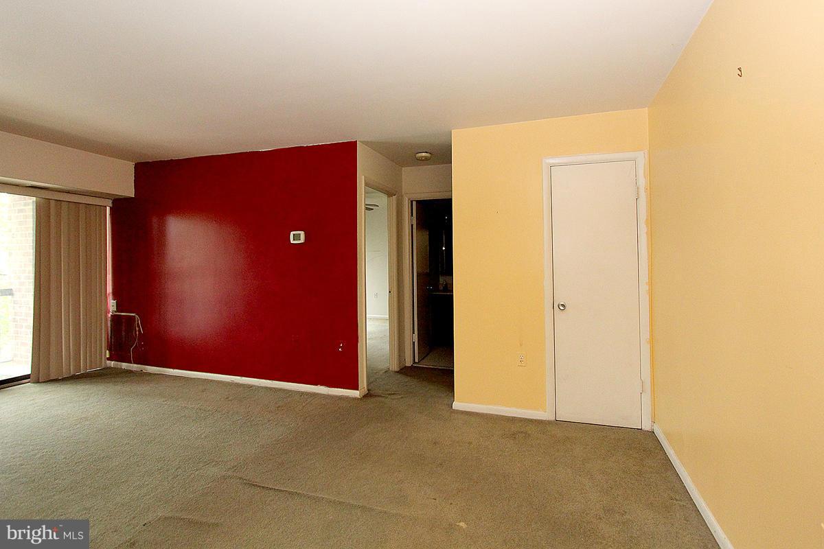 15702 Dorset Road, Unit 103 Laurel, MD 20707 - Photo 11 of 30 Living Room