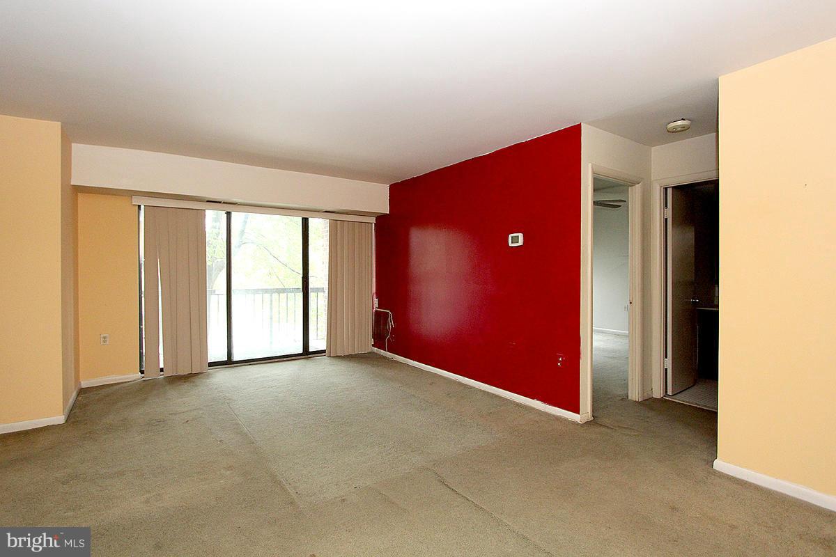 15702 Dorset Road, Unit 103 Laurel, MD 20707 - Photo 12 of 30 Living Room