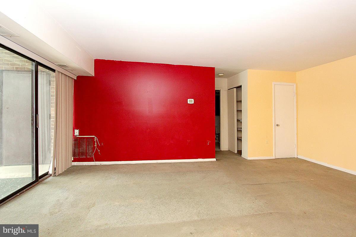 15702 Dorset Road, Unit 103 Laurel, MD 20707 - Photo 18 of 30 Living Room