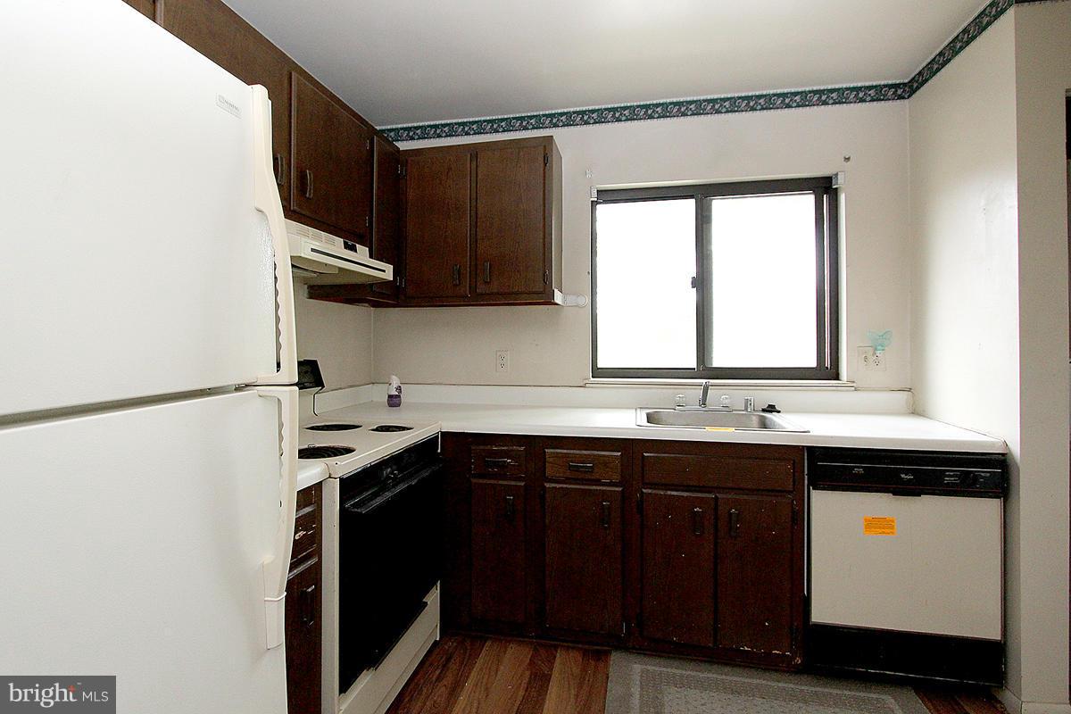 15702 Dorset Road, Unit 103 Laurel, MD 20707 - Photo 20 of 30 Kitchen