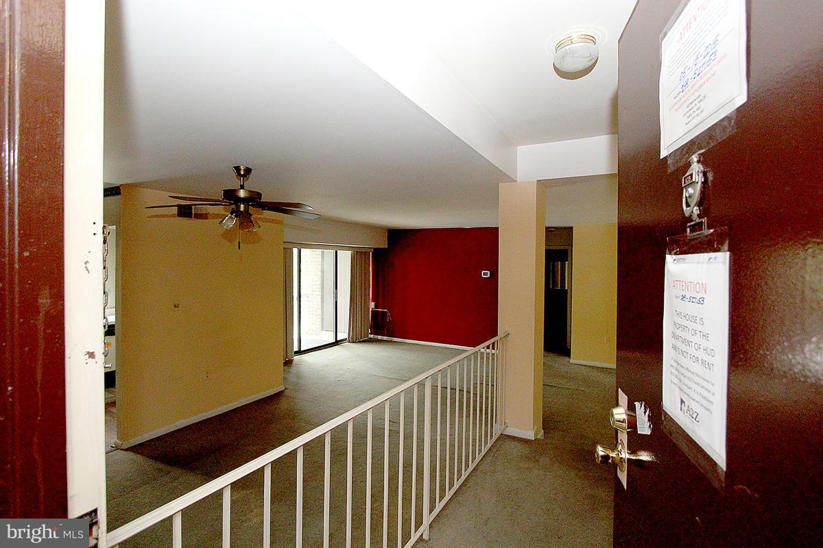 15702 Dorset Road, Unit 103 Laurel, MD 20707 - Photo 3 of 30 Foyer