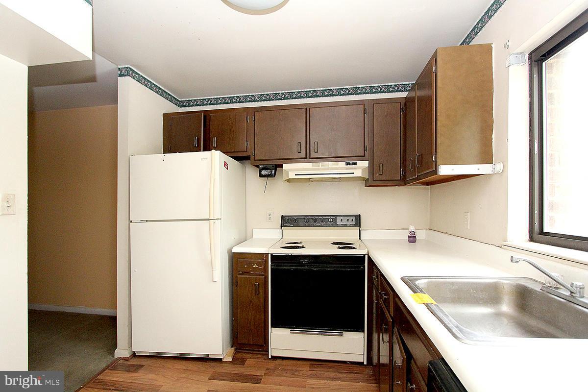 15702 Dorset Road, Unit 103 Laurel, MD 20707 - Photo 22 of 30 Kitchen