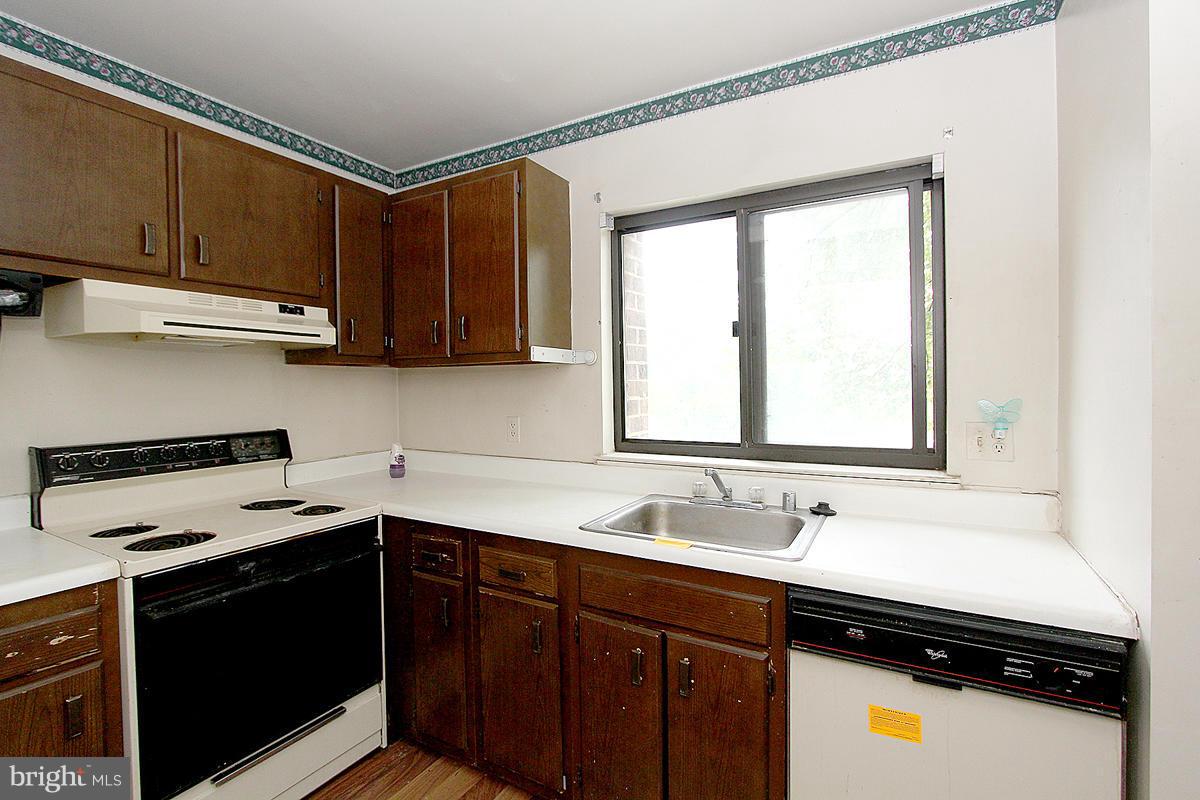15702 Dorset Road, Unit 103 Laurel, MD 20707 - Photo 23 of 30 Kitchen