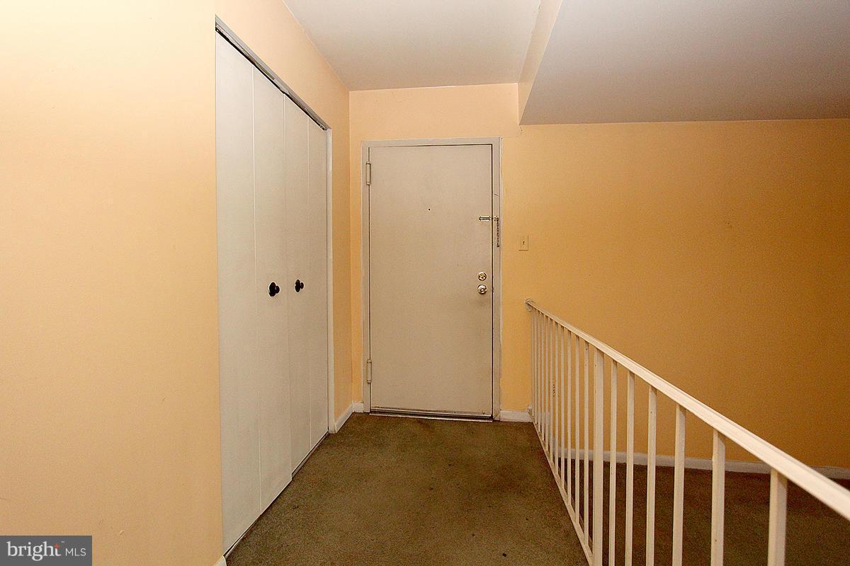 15702 Dorset Road, Unit 103 Laurel, MD 20707 - Photo 4 of 30 Foyer