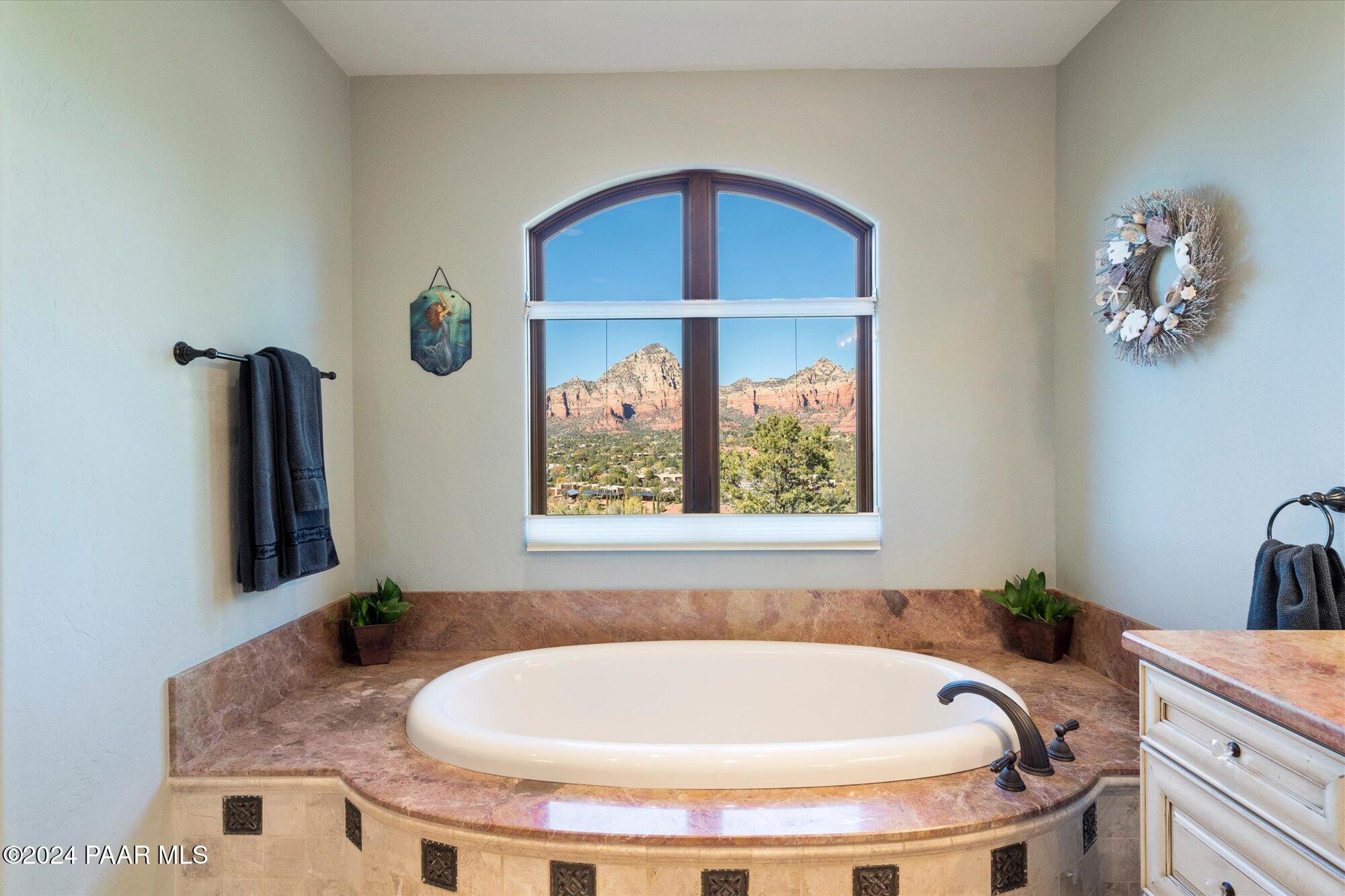 5 Mingus Mountain Road Sedona, AZ 86336 - Photo 49 of 89 49-Primary Bathroom Tub