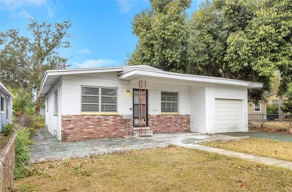 $1,850 | 2423 Auburn Street South, St. Petersburg, FL 33712