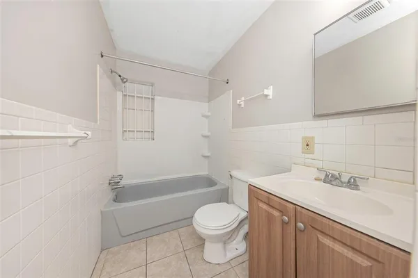 $1,850 | 2423 Auburn Street South, St. Petersburg, FL 33712