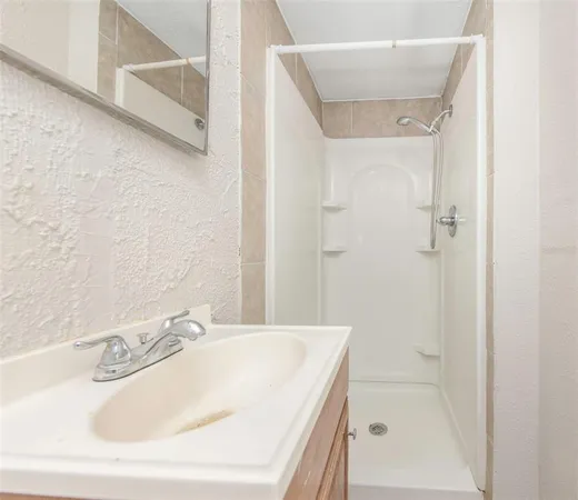 $1,850 | 2423 Auburn Street South, St. Petersburg, FL 33712