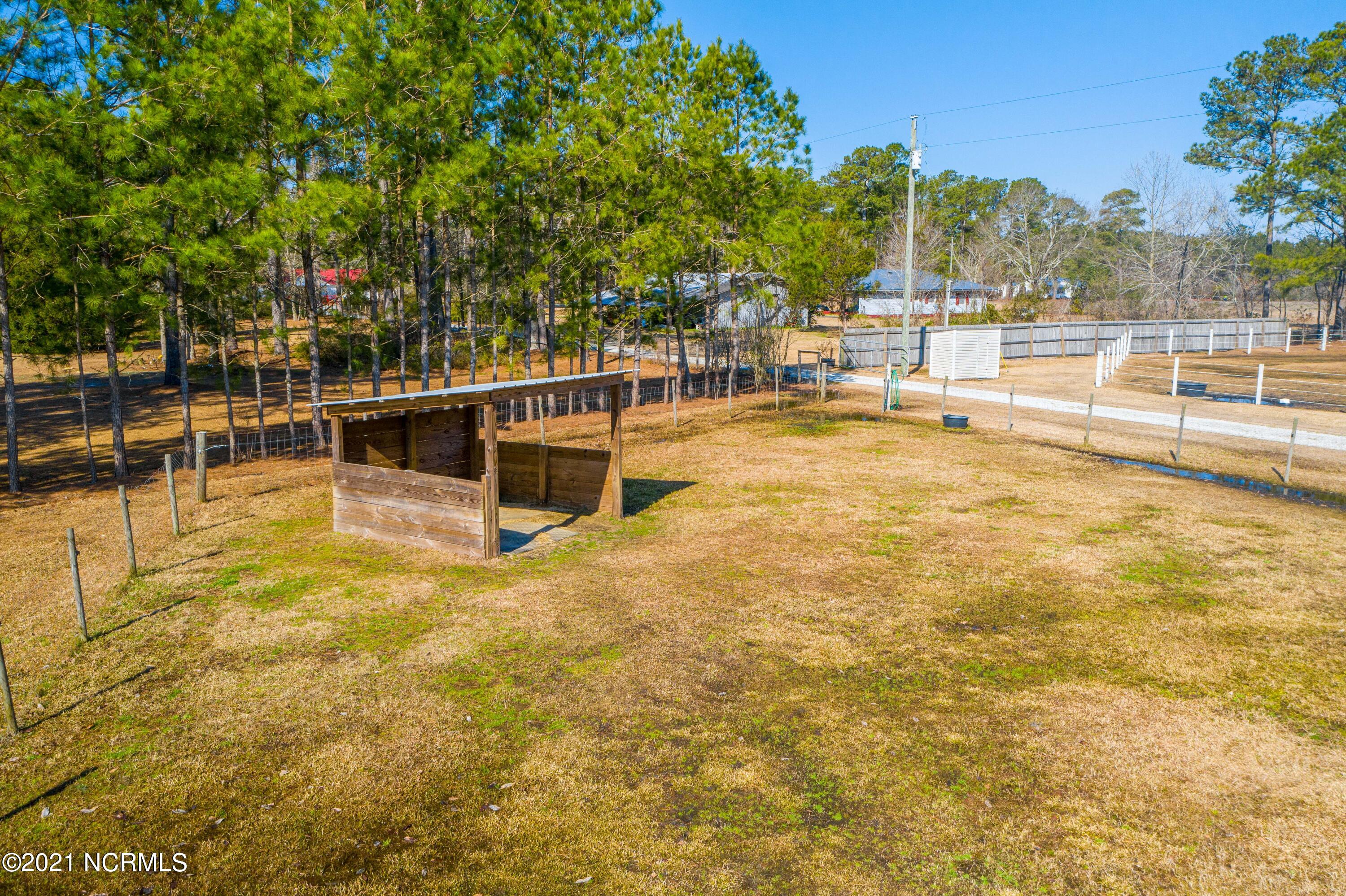 589 Coston Road Richlands, NC 28574 - Photo 17 of 45 589 Coston Road-17