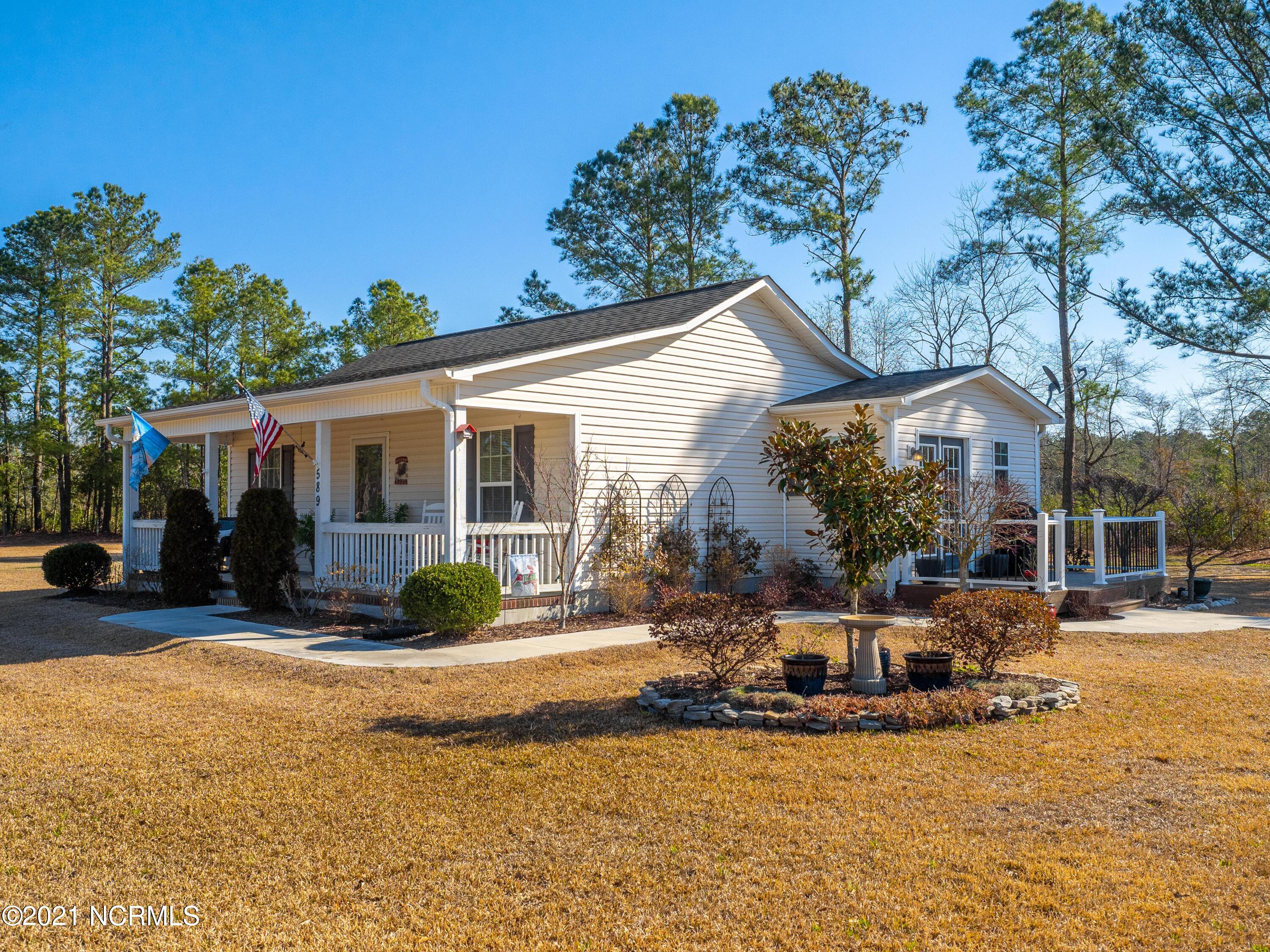 589 Coston Road Richlands, NC 28574 - Photo 4 of 45 589 Coston Road-4