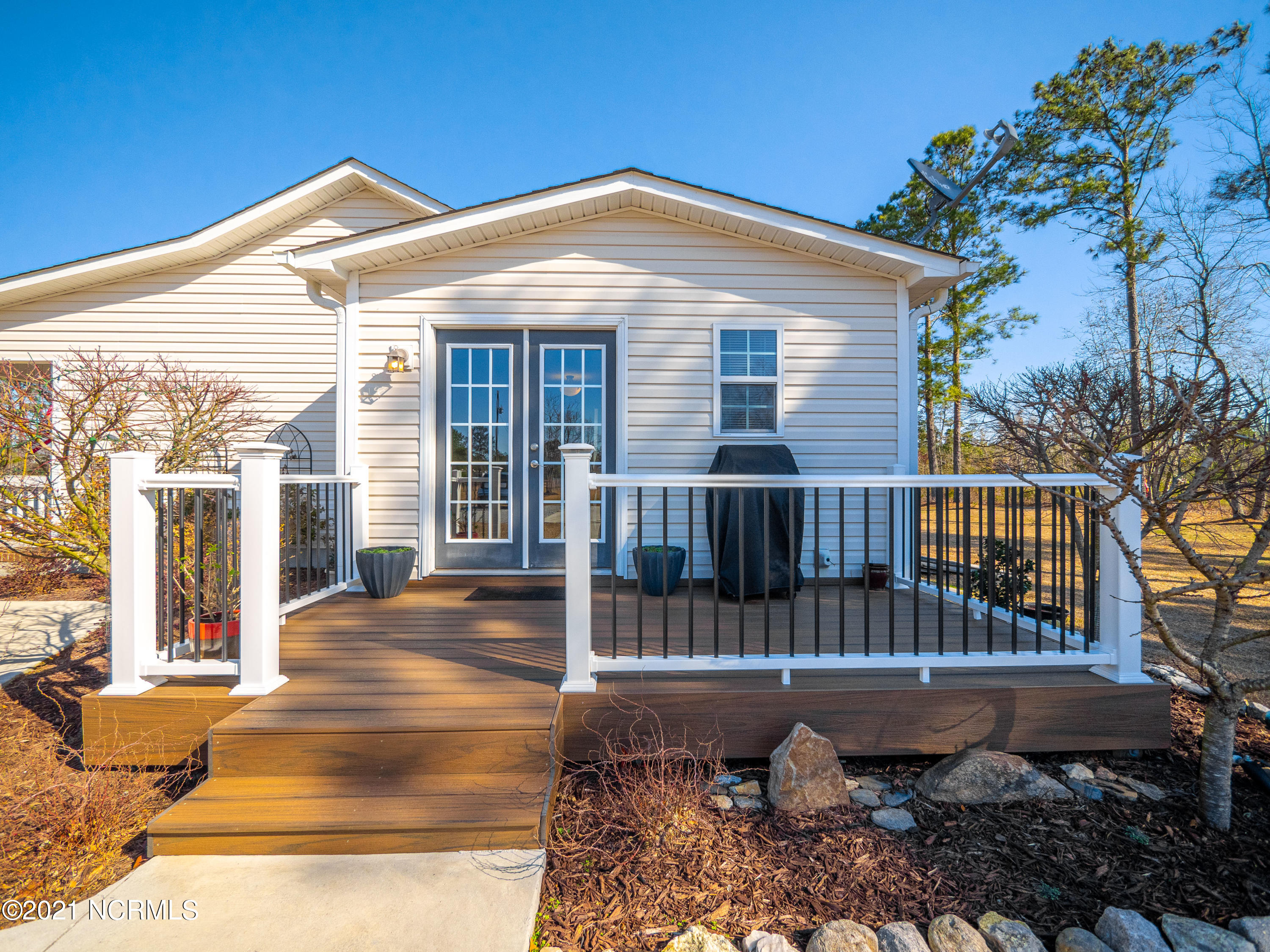 589 Coston Road Richlands, NC 28574 - Photo 6 of 45 589 Coston Road-6