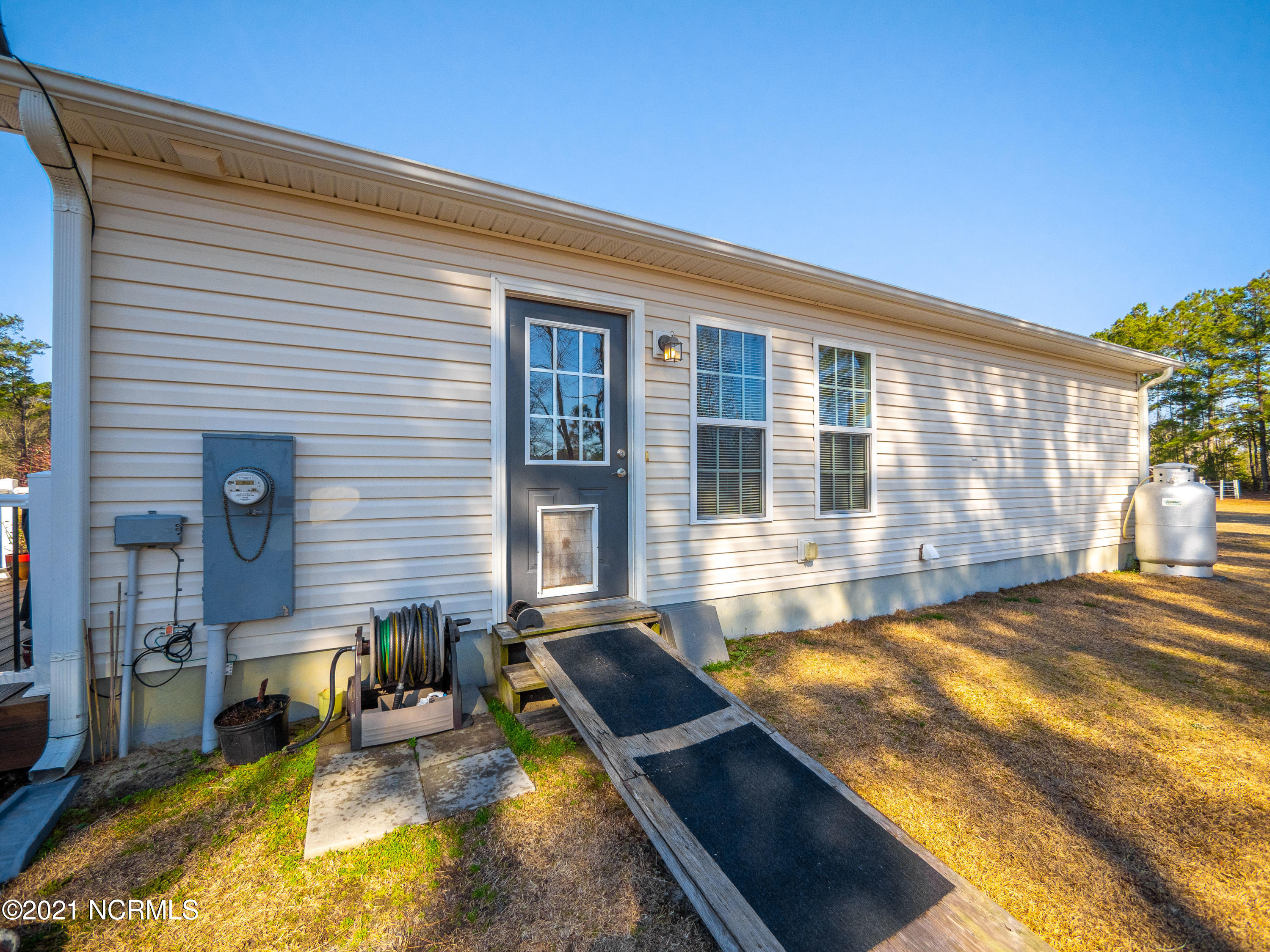589 Coston Road Richlands, NC 28574 - Photo 8 of 45 589 Coston Road-8