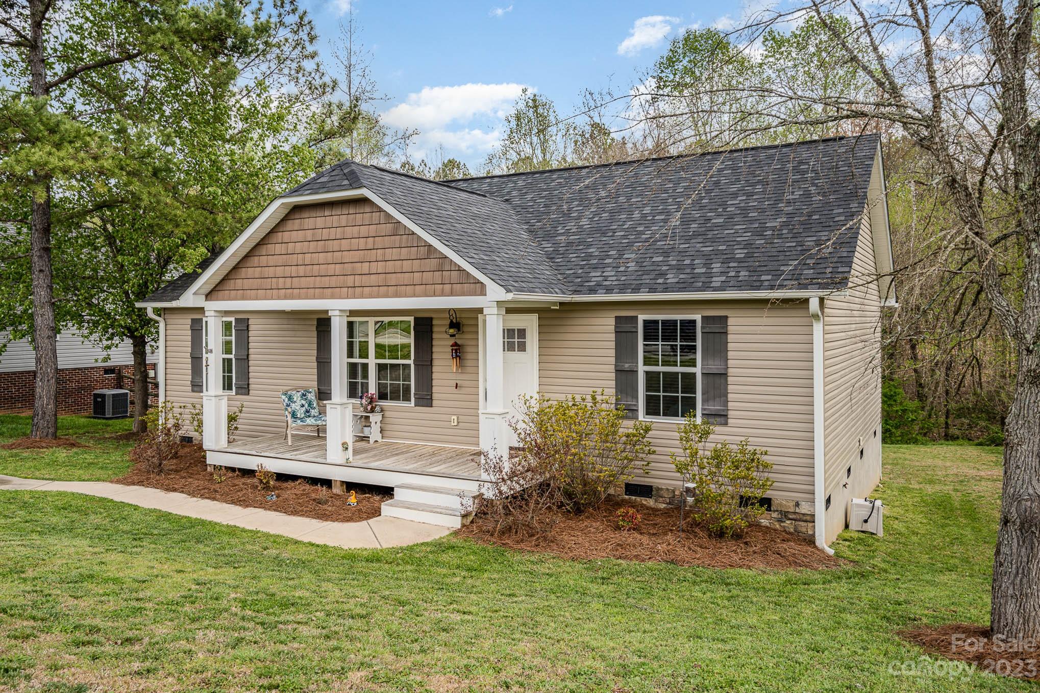 628 Red Hawk Way Clover, SC 29710 - Photo 2 of 34 Gallery Image 2