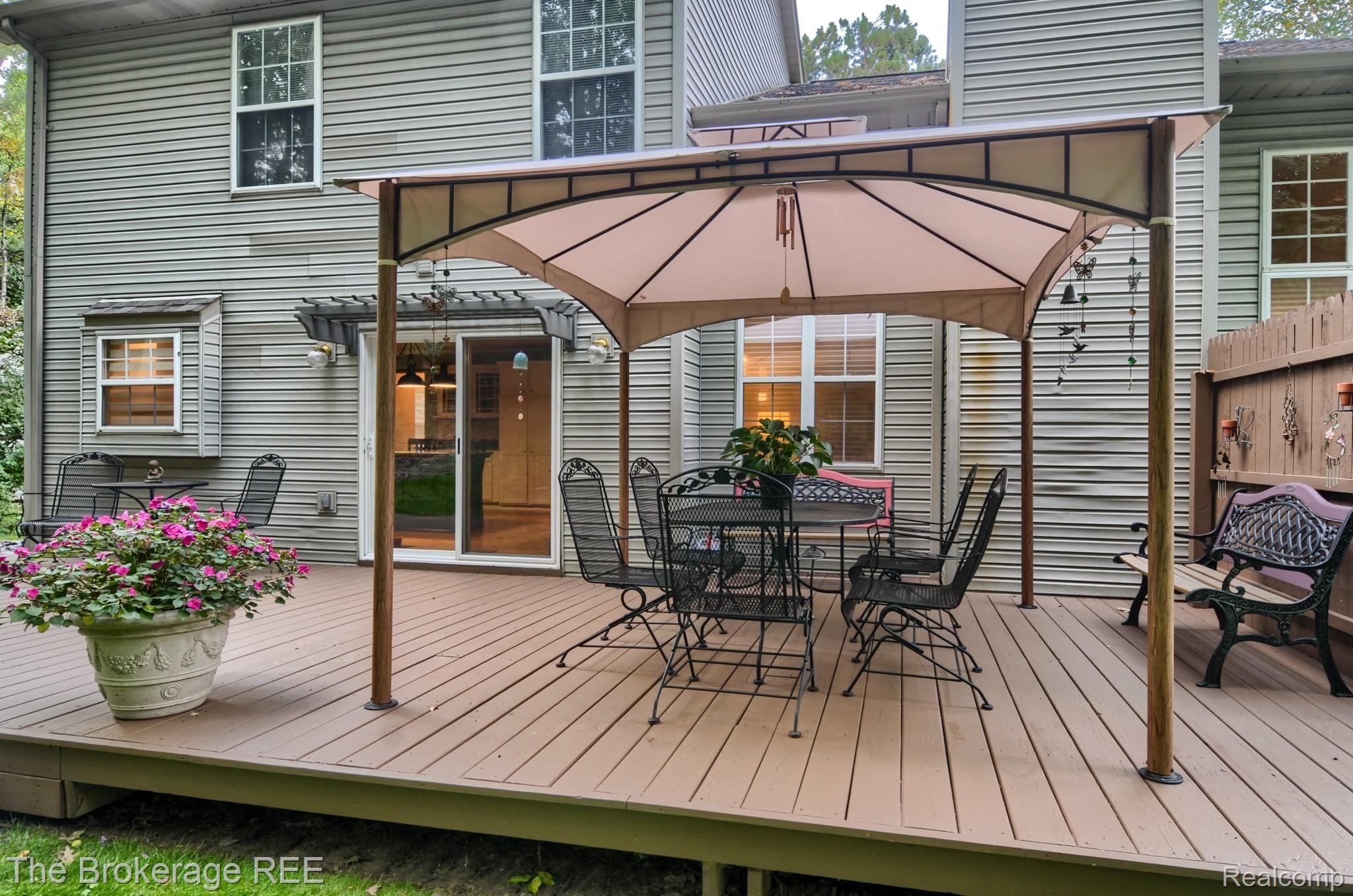 11136 Whispering Ridge Trail Fenton, MI 48430 - Photo 6 of 38 SD3_2787-HDR(5).jpg