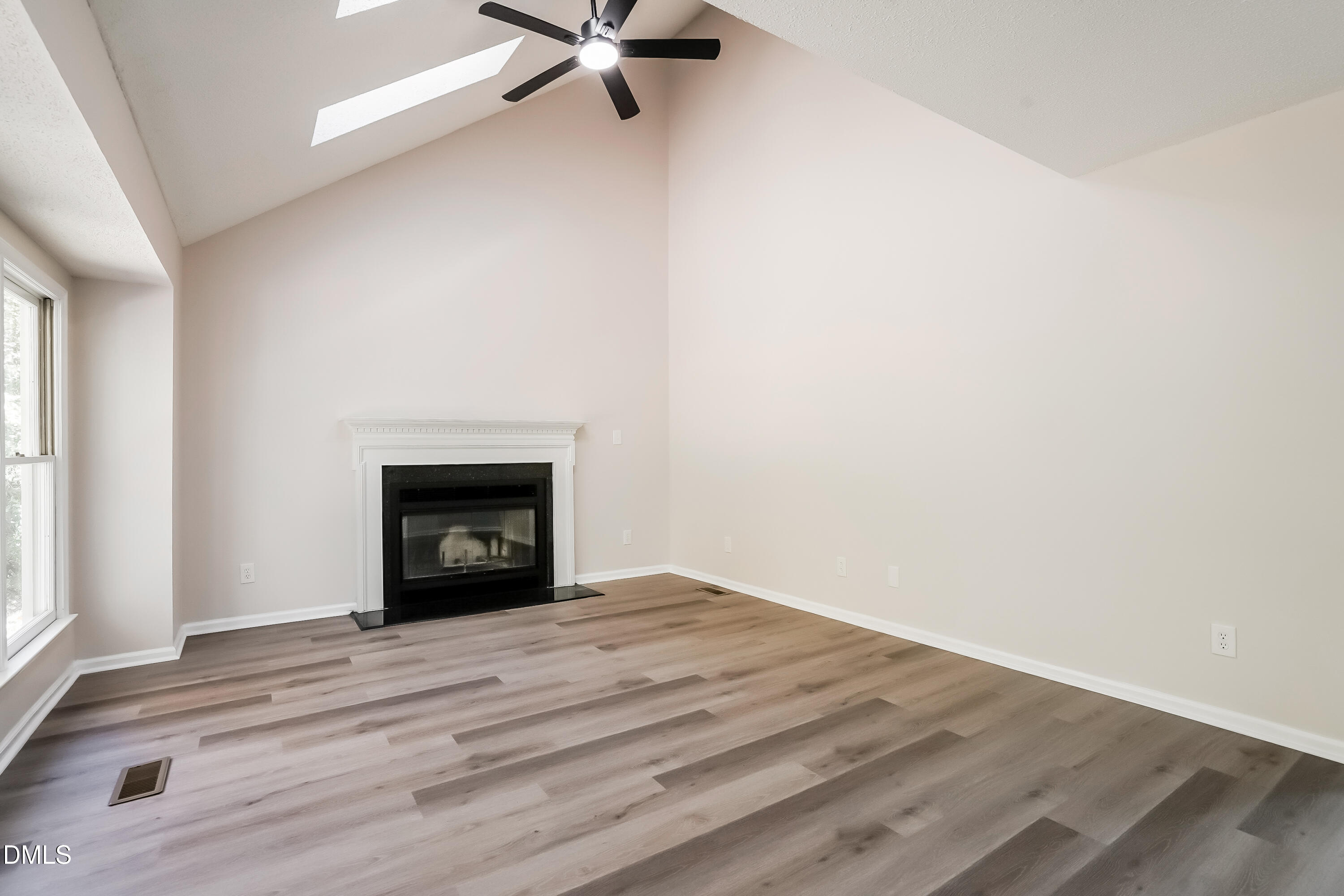 4004 Inkberry Court Apex, NC 27539 - Photo 4 of 20 Living Room-14934642