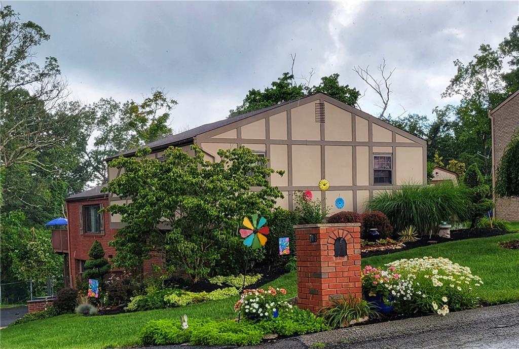 718 Blue Ridge Road Pittsburgh, PA 15239 - Photo 2 of 18 Gallery Image 2