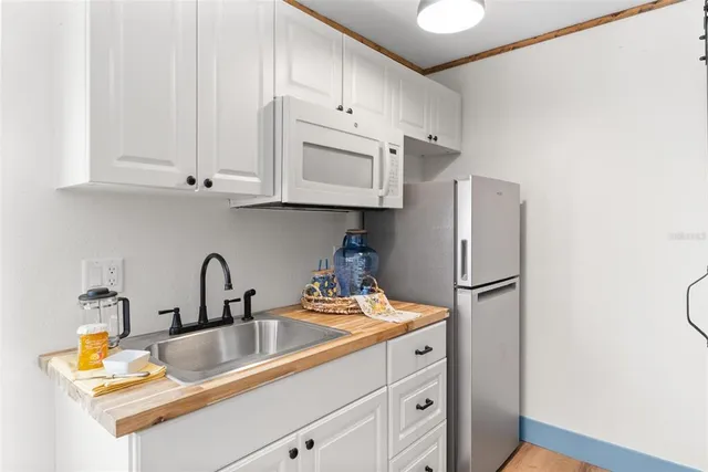 $8,000 | 759 Lantana Avenue, Clearwater Beach, FL 33767