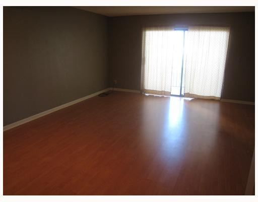 105 Deer Creek Road, Unit M203 Deerfield Beach, FL 33442 - Photo 4 of 9 Living Room