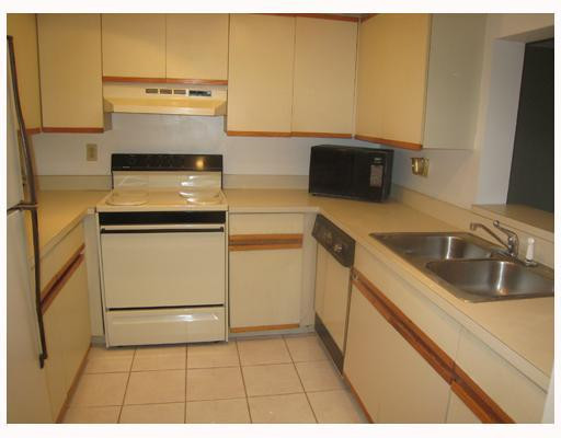 105 Deer Creek Road, Unit M203 Deerfield Beach, FL 33442 - Photo 6 of 9 Kitchen