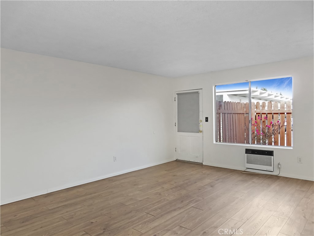 4723 Jackson Street, Unit 31 Riverside, CA 92503 - Photo 9 of 23 Gallery Image 9