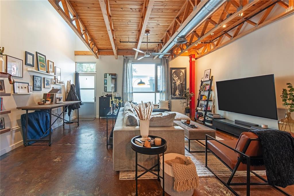 1661 La France Street Northeast, Unit 325 Atlanta, GA 30307 - Photo 11 of 40 a outdoor space with lots of tables and chairs