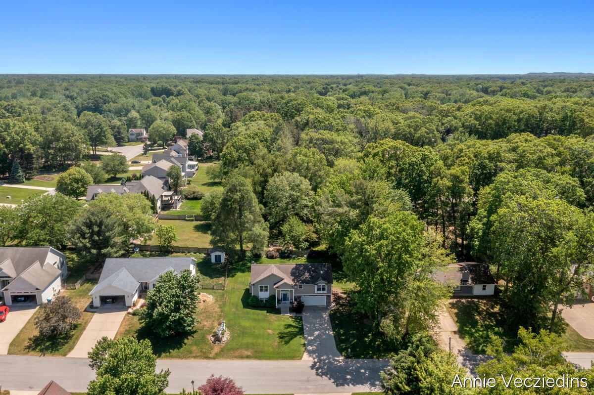 15096 Oakland Street Spring Lake, MI 49456 - Photo 36 of 41 15096-Oakland_202
