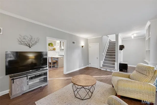 $465,000 | 350 Rosedale Place, Webster Groves, MO 63119