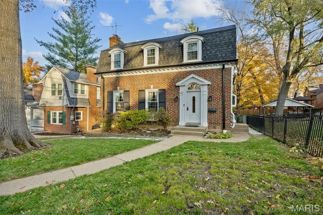 $465,000 | 350 Rosedale Place, Webster Groves, MO 63119