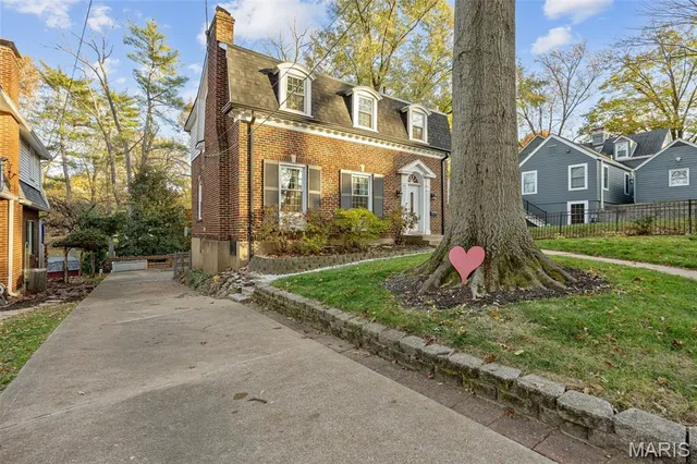 $465,000 | 350 Rosedale Place, Webster Groves, MO 63119