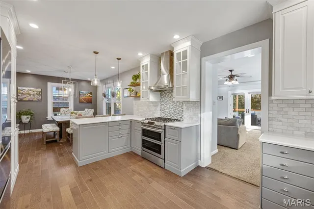 $465,000 | 350 Rosedale Place, Webster Groves, MO 63119