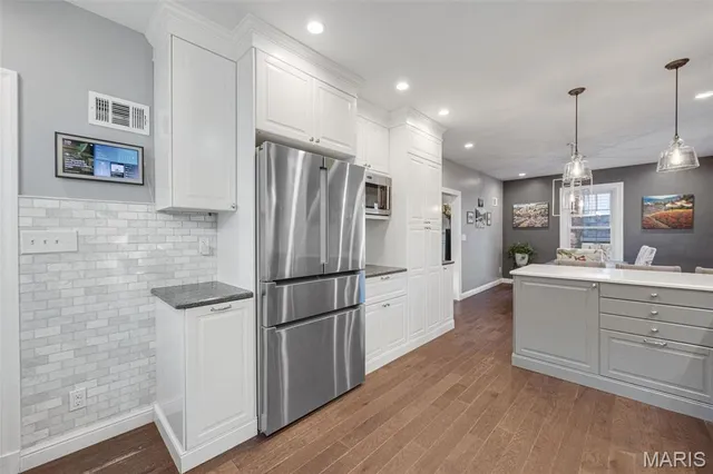 $465,000 | 350 Rosedale Place, Webster Groves, MO 63119