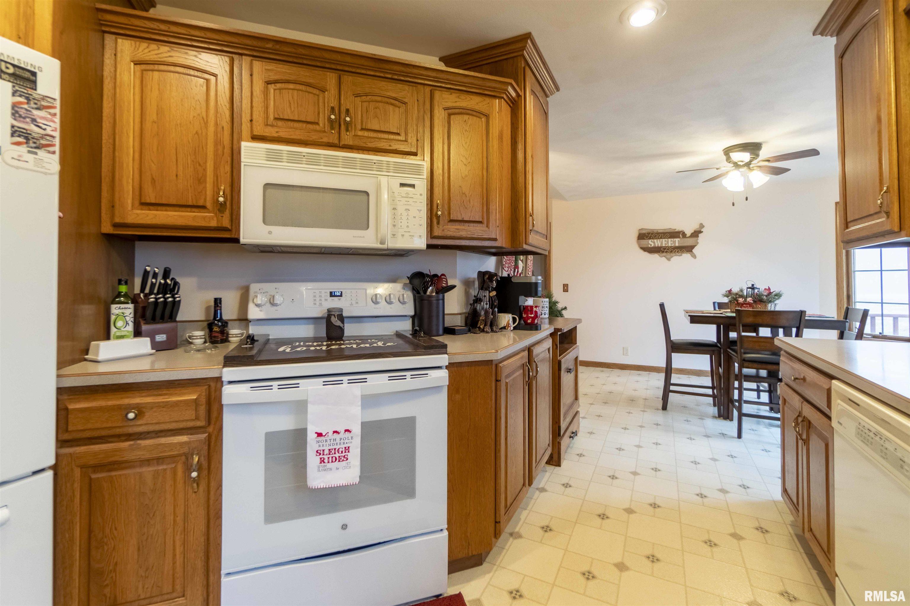 12465 Nichols Road Green Valley, IL 61534 - Photo 9 of 34