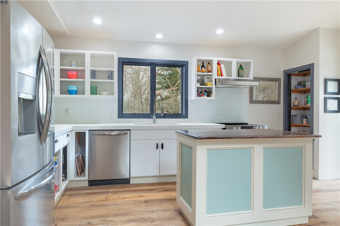 124 Biscuit City Road Charlestown, RI 02813 - Photo 4 of 23