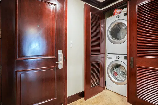 $1,400,000 | 4-820 Kuhio Highway, Unit C305, Kapaa, HI 96746