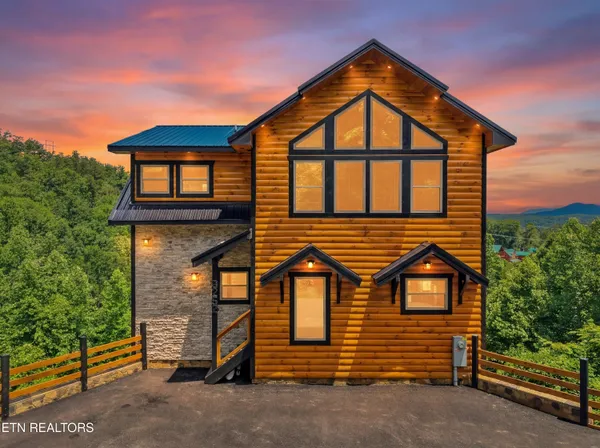 $1,196,000 | 3262 Pine Peak Way, Sevierville, TN 37862