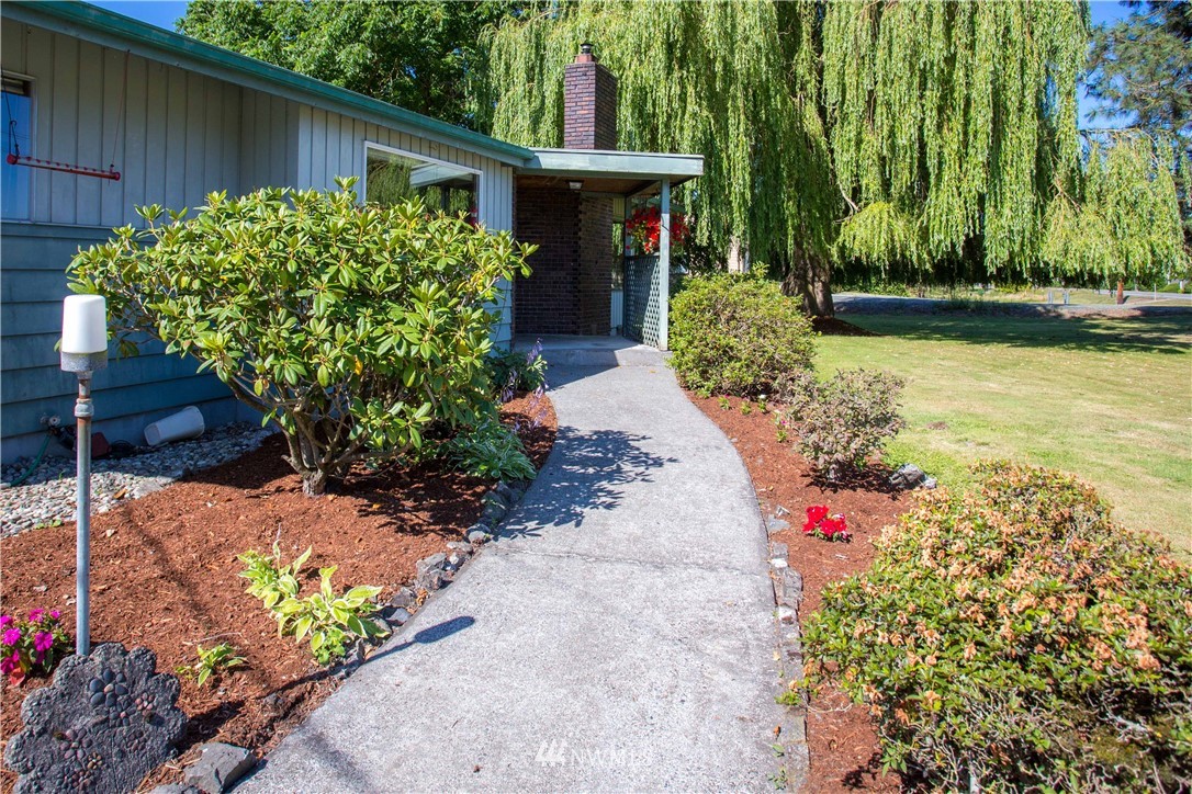 208 South Pass Road Nooksack, WA 98276 - Photo 2 of 25